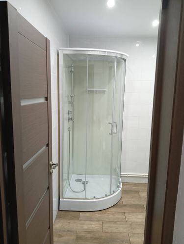 Установка душевой кабины шириной до 90 см