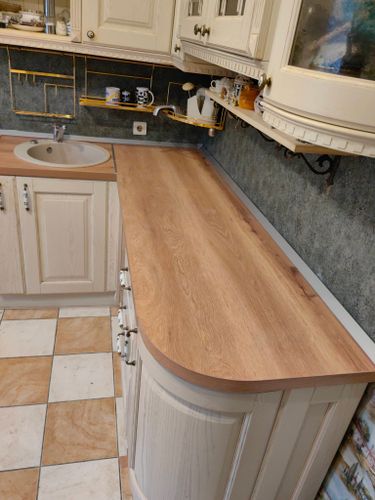 Установка столешницы ДСП Закругление столешницы ДСП Установка и подключение врезной мойки