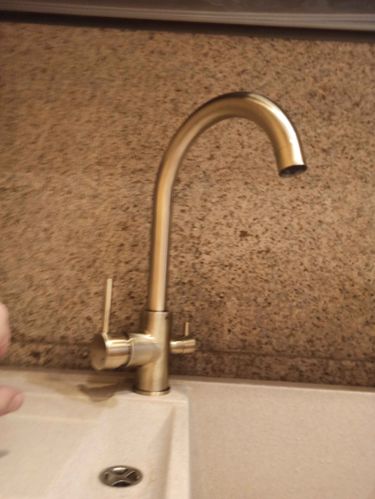 Установлено новое оборудование на кухне. Проведены работы по закреплению и подключению к водопроводу. Проверена герметичность соединений и функциональность.