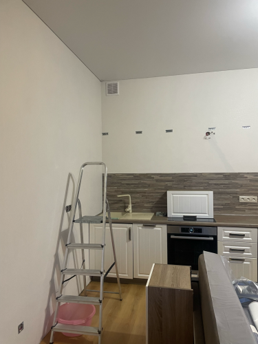 Снятие одного слоя обоев и клея с стен