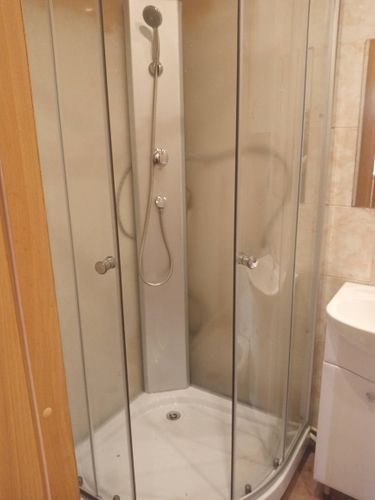 Установка душевой кабины шириной до 90 см