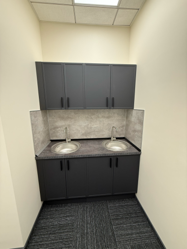 Замена фасадов Установка и подключение врезной мойки Установка фальшпанели / заглушки