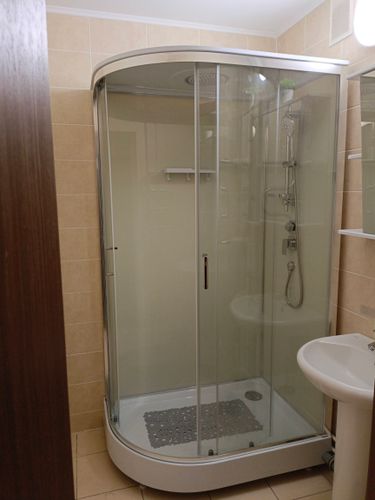 Установка/замена гибкой подводки Демонтаж акриловой/стальной ванны Демонтаж смесителя