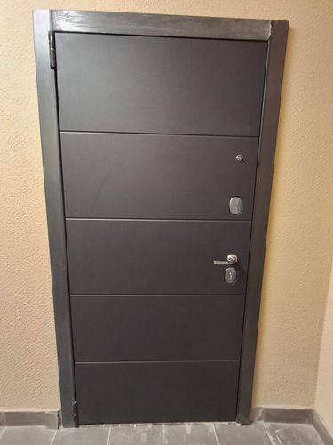 Установка входной двери весом до 95 кг