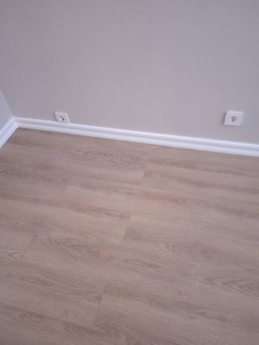 Монтаж деревянного/мдф плинтуса