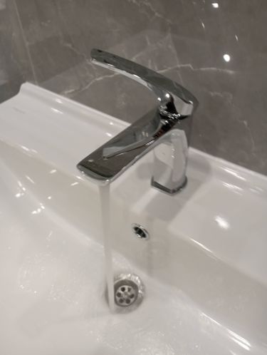 Установка смесителя (на готовые коммуникации)