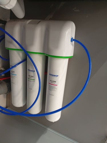 Установка проточного фильтра под мойку