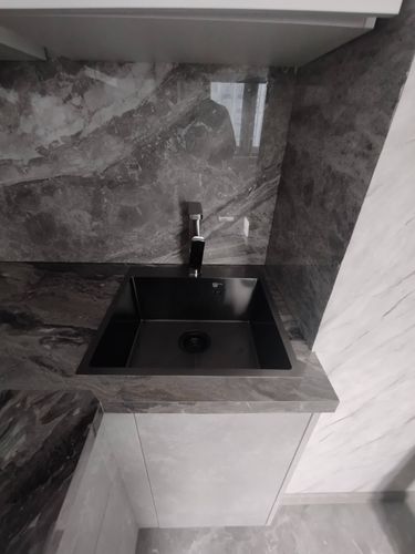 Установка и подключение врезной мойки Установка столешницы ДСП Установка и подключение электрической варочной поверхности