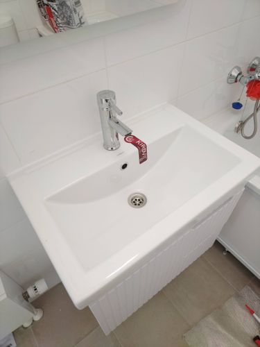 Установка подвесных аксессуаров Демонтаж раковины Демонтаж смесителя