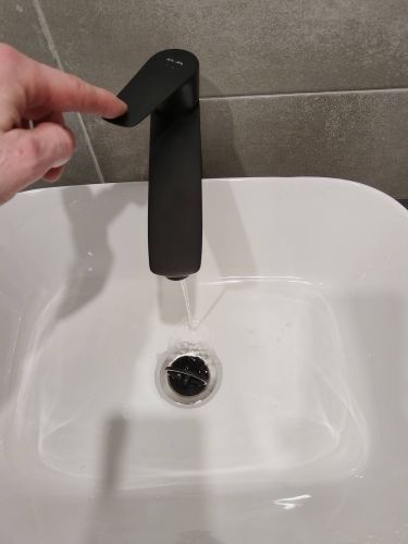 Установка смесителя (на готовые коммуникации)