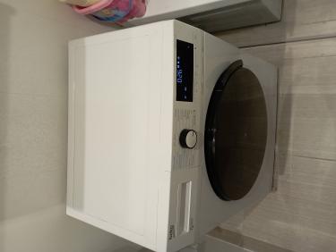 На стиральной машине заменили изношенный ремень, установив новый элемент. Проверили работу устройства, убедившись в исправности и надежности. Все действия выполнены успешно.