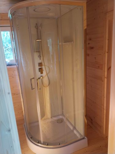 Установка душевой кабины шириной до 90 см