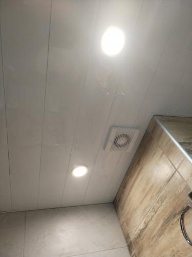 Монтаж и подключение настенно-потолочного светильника