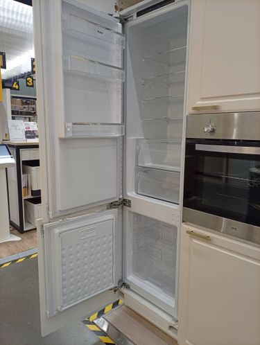 Сборка и установка кухонного каркаса Замена фасадов Установка механизма Free-Fold / Free Flap / Free Slide