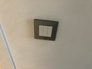 Установка выключателя (на готовые коммуникации)