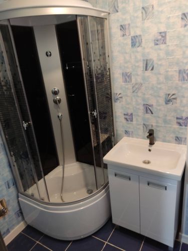 Заменены внутренние элементы смесителя, обеспечив плавное функционирование и устранение протечек. Обновленный механизм гарантирует надежность и долговечность работы водопроводной системы.