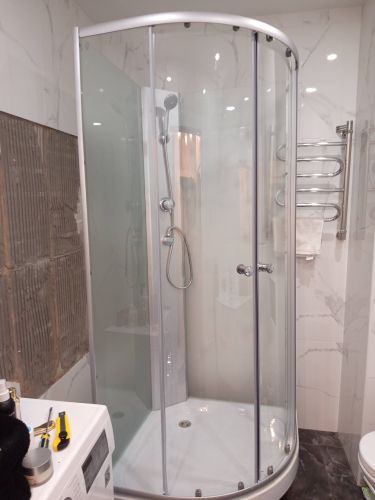 Установка душевой кабины шириной до 90 см