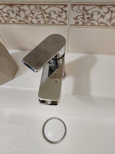 Демонтаж раковины Демонтаж смесителя