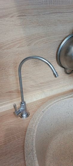 Установка проточного фильтра под мойку