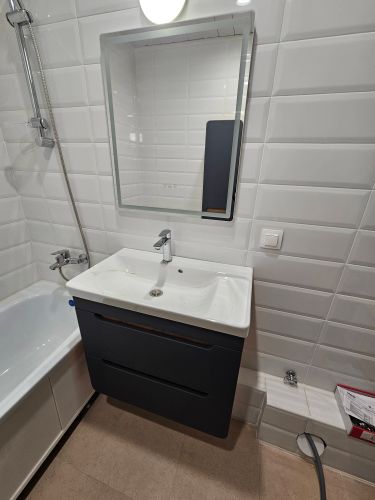 Установка комплекта: пенал + тумба +раковина + смеситель + зеркало