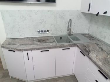 Демонтаж плинтуса столешницы без сохранения Демонтаж духового шкафа с сохранением Установка столешницы ДСП