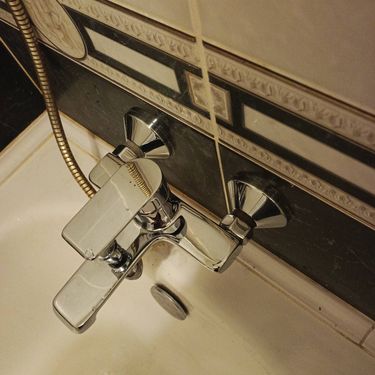 Установка смесителя (на готовые коммуникации)