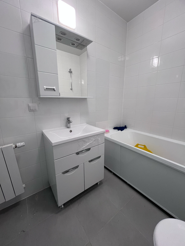 Установка комплекта: Тумба + Раковина + смеситель + зеркало