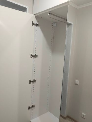 Сборка и установка настенной вешалки