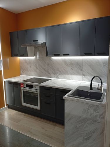 Сборка и установка кухонного каркаса Замена фасадов Установка механизма Free-Fold / Free Flap / Free Slide