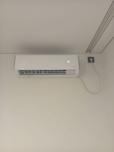 2 этап установки сплит-системы 10-12 kBTU Установка дренажной помпы для слива конденсата кондиционера