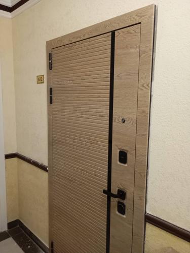 Первый час работы по входным дверям