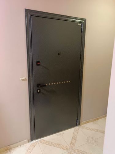 Установка входной двери весом до 95 кг