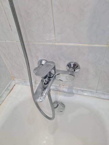 Установка смесителя (на готовые коммуникации)