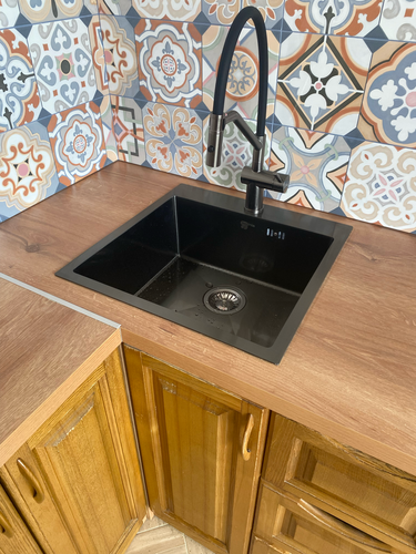 Установка и подключение врезной мойки Установка столешницы ДСП Установка и подключение смесителя