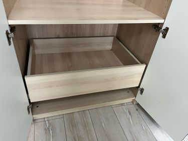 Установка и регулировка распашной двери