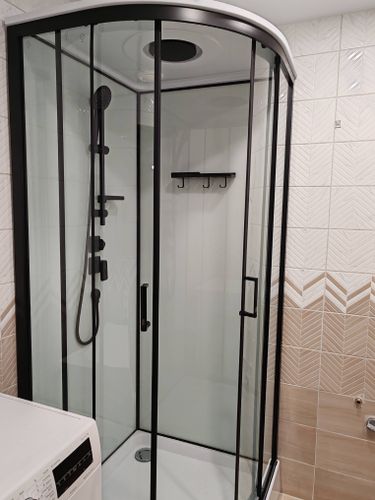 Установка душевой кабины шириной до 90 см