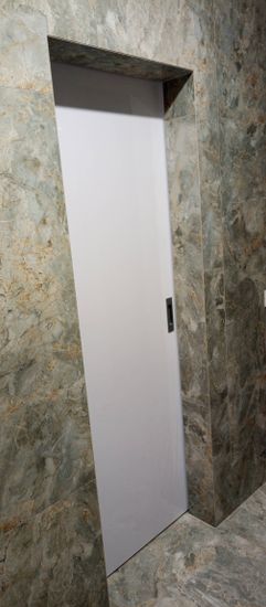 Установка межкомнатной одностворчатой раздвижной навесной двери без отделки проема