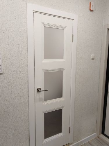 Изделие установлено, закреплено в проеме, отрегулированы механизмы, проверена плавность движения, обеспечена надежность креплений, выполнена отделка, проверена функциональность.