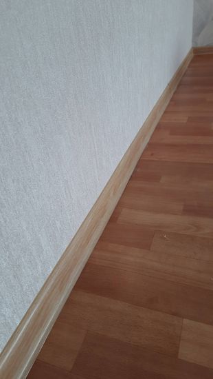 Монтаж потолочного полистрирол/пенополистирол плинтуса