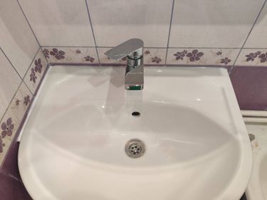 Установка смесителя (на готовые коммуникации)