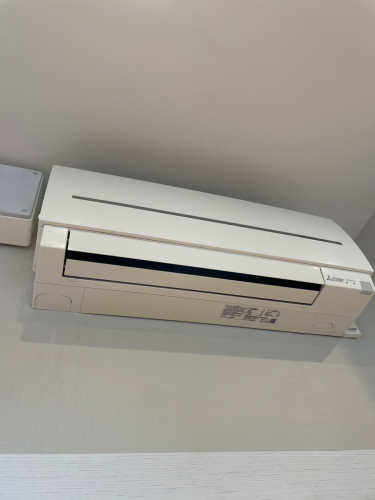 Очистка внутренней части устройства, удаление загрязнений, устранение неприятных запахов, обработка антибактериальным раствором, улучшение качества воздуха, профилактика плесени.