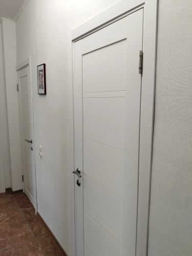 Установка дверного наличника