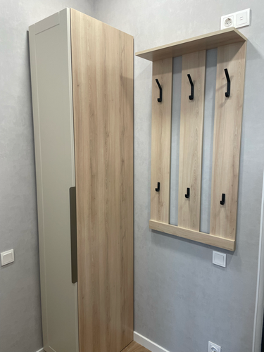 Сборка и установка настенной вешалки