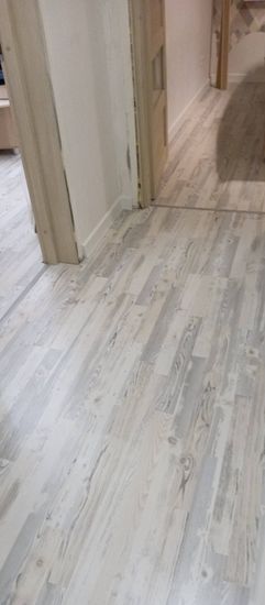 Монтаж пластикового плинтуса