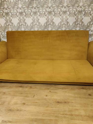 Проведена замена обивки, устранены повреждения, восстановлен цвет, обновлены швы, улучшена структура, возвращена мягкость, обеспечена долговечность, улучшен внешний вид.