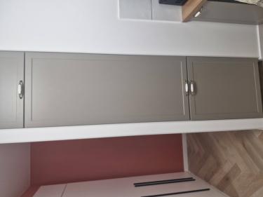 Демонтаж встроенного холодильника с сохранением