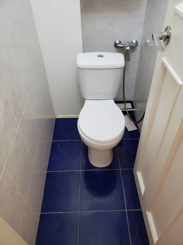 Установка напольного унитаза