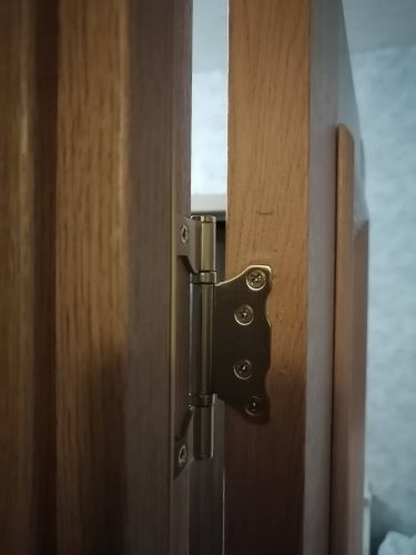 Установка дверного наличника