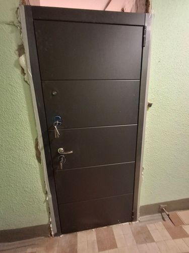 Установка входной двери весом до 95 кг