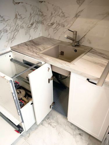 Установка столешницы ДСП Установка и подключение встроенной посудомоечной машины Установка и подключение электрической варочной поверхности